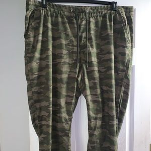 Womens plus Levi’s joggers